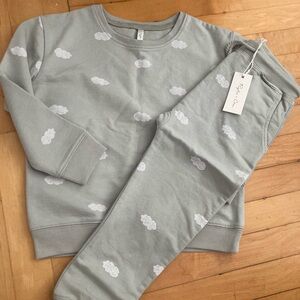 NWT. Rylee + Cru Clouds Sweatsuit Matching Set. Size 4-5Y.